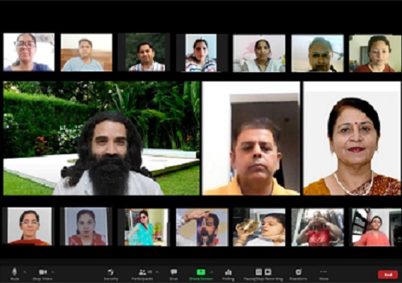 Dr. Rama Arora, the faculty members and students to make yoga an integral part of our daily life with Yogacharya Amit Dev