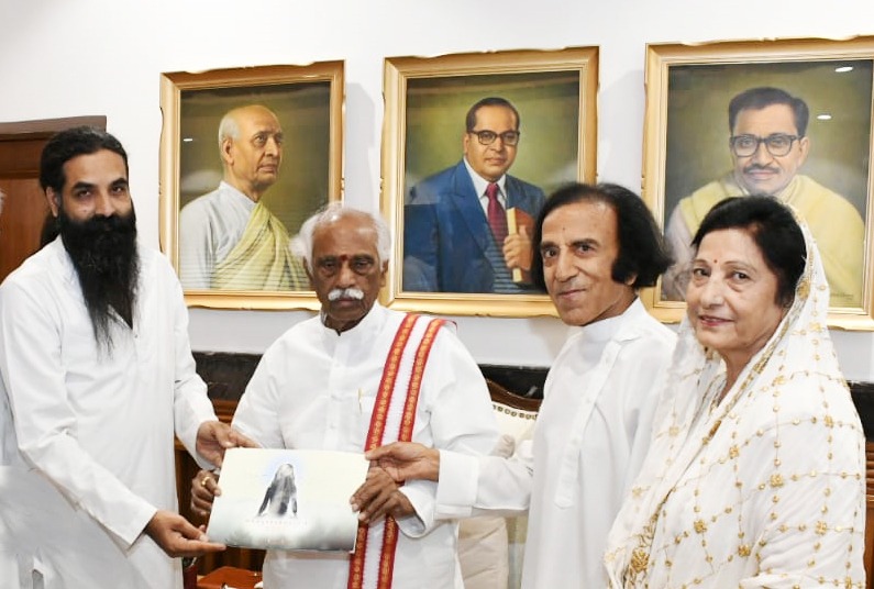 Hon’ble Governor of Haryana meets Yogiraj Swami Lal Ji Maharaj